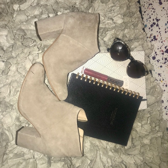 Suede Grey booties - Picture 1 of 3